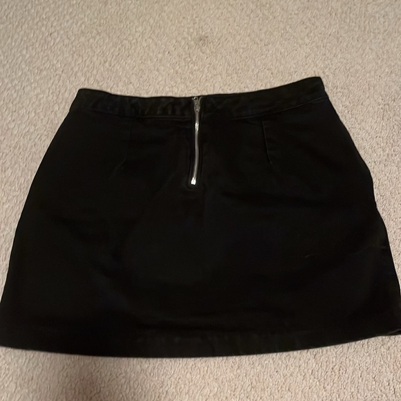 Embroidered floral denim skirt - Picture 2 of 4